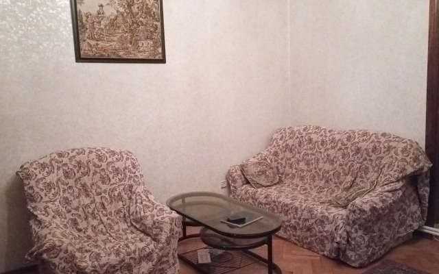 Квартира в тихом дворе