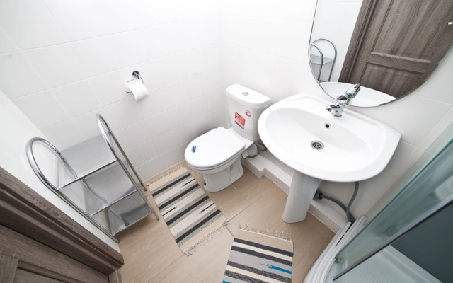 Maryin Dom na Malysheva, 42a Apartmemts