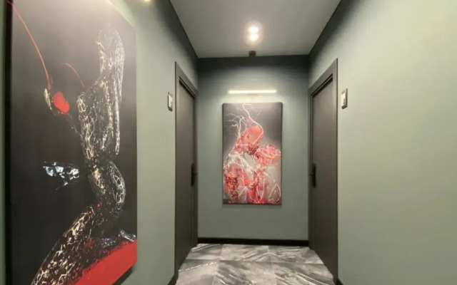 Royal Status Hotel