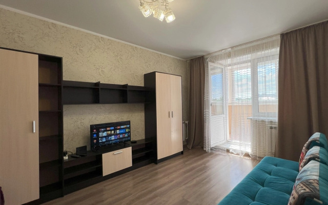 V Novom Dome V Tsentre Goroda Flat