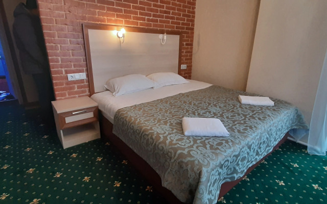 Отель Загородный Замок Эдельвейс