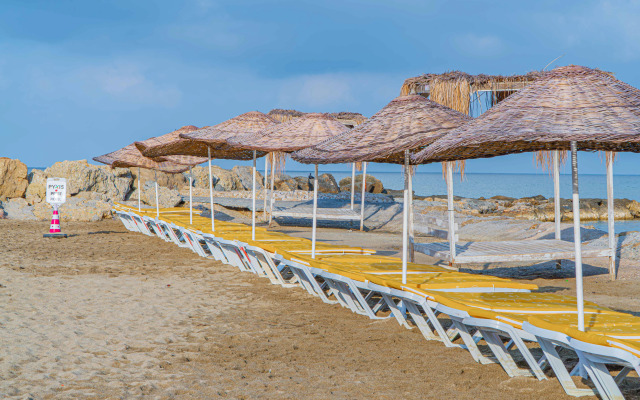 Pyxis Point Hotel - All Inclusive