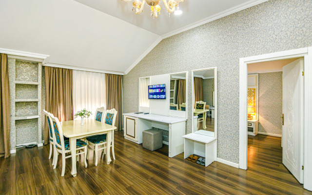 Maris Baku Hotel