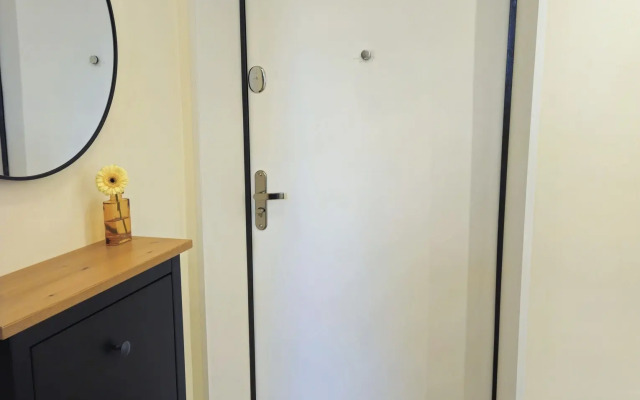 Ryadom C Naberezhnoy Reki Pregolya Flat