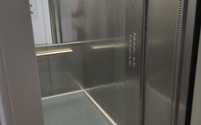 Rybnaya derevnya s vidom na reku Flat