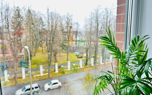 Briz na Tulonskoy allee Flat