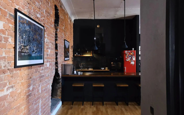 3-kh komnatnye apartamenty v stile loft v samom tsentre Apartments