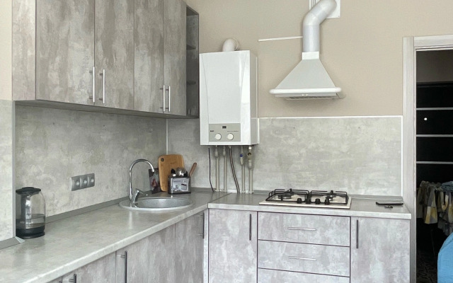 Uyutnaya, novaya s okhranyaemoy parkovkoy Flat