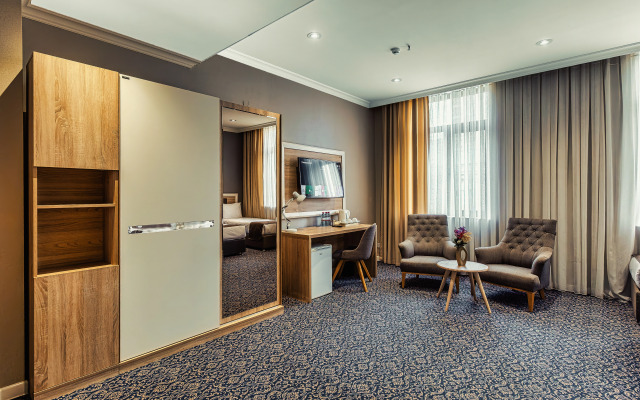 Metro City Hotel