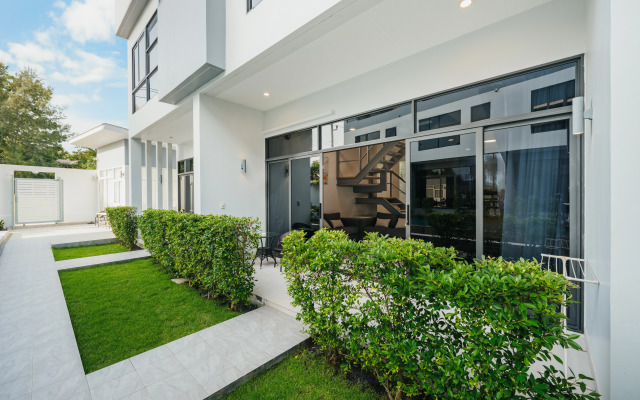 Riana Town Private house