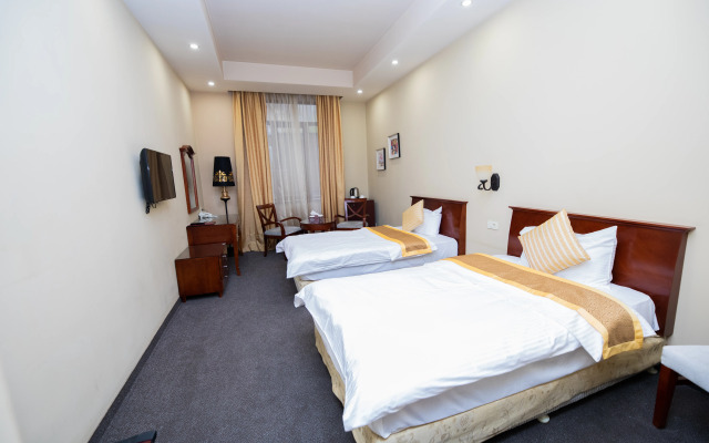 Diamond Hotel