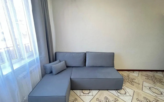 1-Komnatnaya Kvartira S Balkonom Apartments