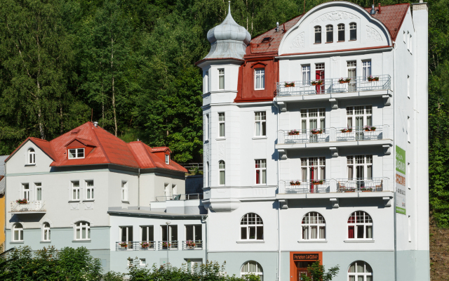 Dagmar Hotel