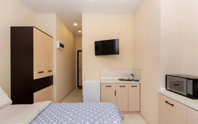 Mini-studija s Panoramnym Oknom i Parkovkoj Apartment