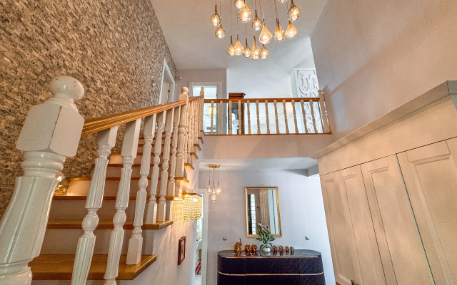 Limon Villa