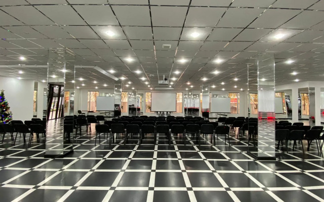 Forum Plaza Hotel
