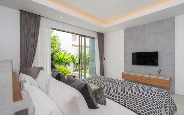 Luxury villa Bangtao with a Tropical Garden Villa
