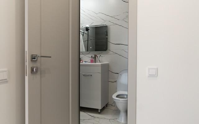 Апартаменты-студия Города 30 кв.м. с двуспальным диваном и панорамными окнами, с 3 по 6 этаж