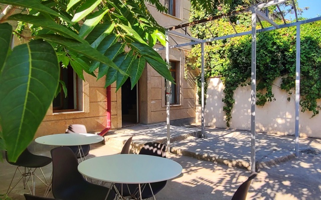 Capsula  Hostel