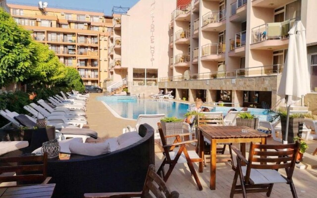 Hotel Tropics Hotel
