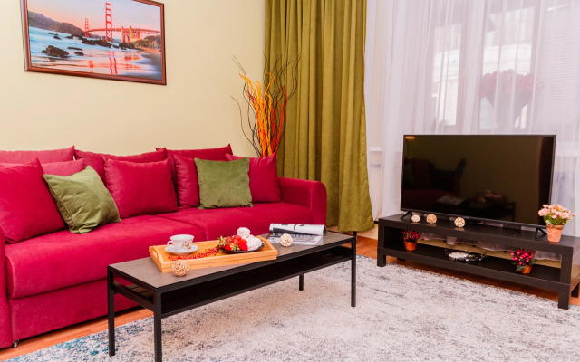 Квартира Прoсторнaя трехкомнатная