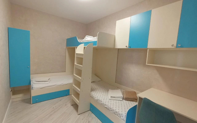 Vmestitelnaya Dvukhkomnatnaya S Vidom Na More Flat
