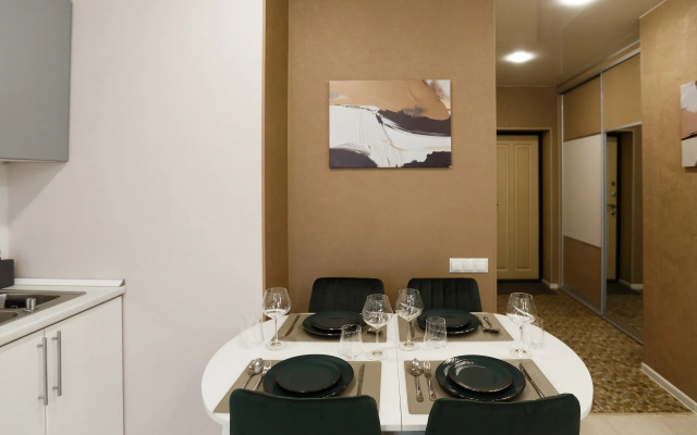Prostornaya I Svetlaya V Tsentre Flat