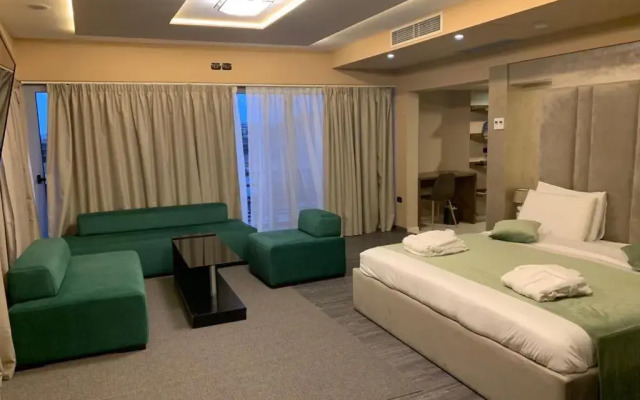 Albanopolis Hotel