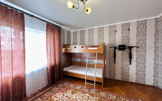 Flat S Balkonom Na Pochtovoy Ulitse