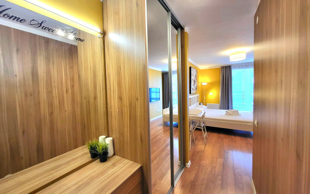Studiya V Yevropeyskom Flat