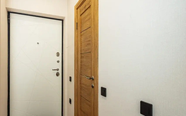 Studiya Lenina 46 Na 15 Etazhe (639) Flat