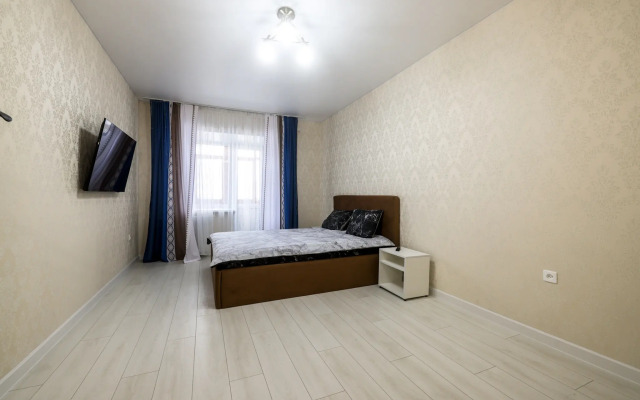 Prostornaya Dvuhkomnatnaya v Pyati Minutah ot Metro Flat
