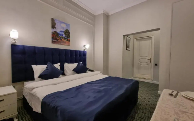 Retro Art Boutique Hotel