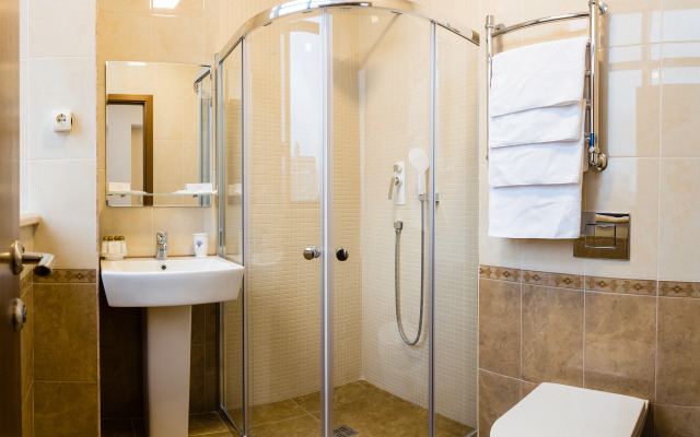 Vishnyovyij Sad Hotel