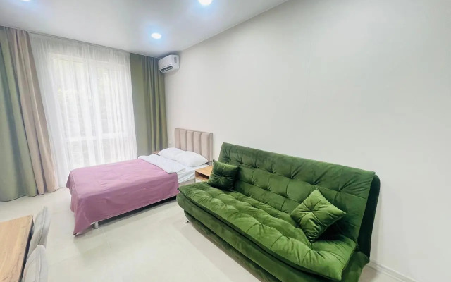 Svetlaya Studiya S Kukhney V Apart-Komplekse S Basseynom Apartments