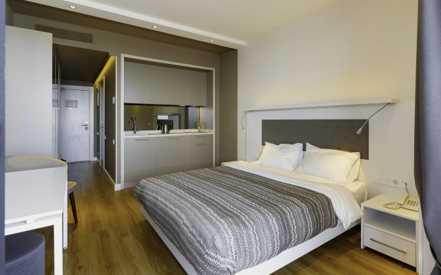 Alliance Palace by Grand City Apartment Hotel