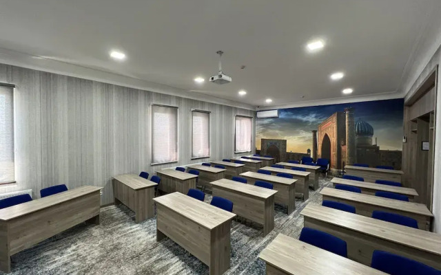 Huayue Mansion Hotel