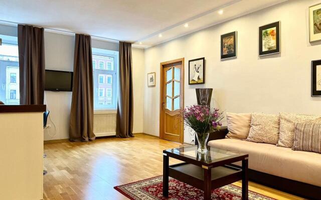 Апартаменты SpbStay с Видом на Канал Грибоедова
