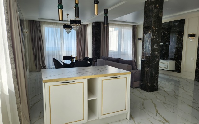 S Dizaynerskim Remontom Villa