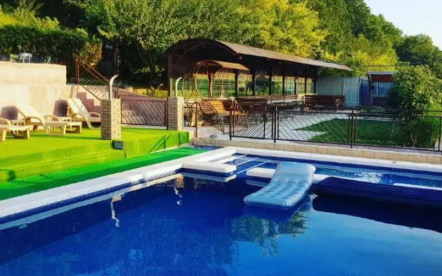 Amina Guest House