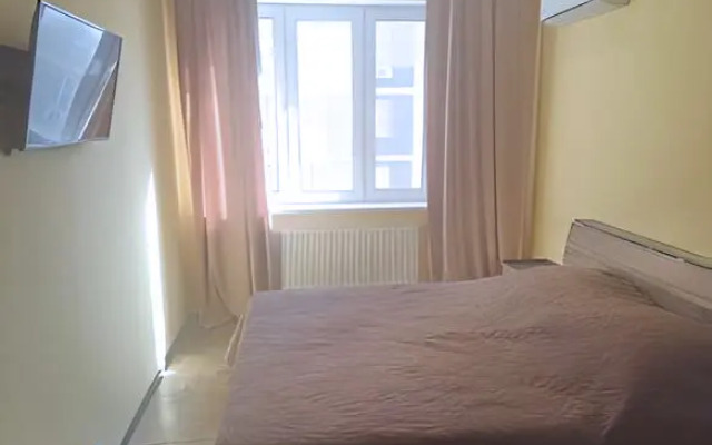 Dvukhkomnatnaya na Krestyyanskoy 27 Alfa Rent Anapa Flat
