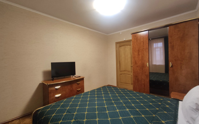 Апартаменты 3-комнатные OCHRE APARTAMENT от Акварель.flat у Нефтегазового университета