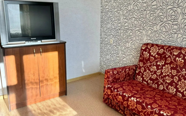 2-Komn. ul.Artyoma d.15 Apartments