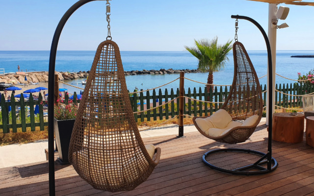 Отель Cavo Maris Beach