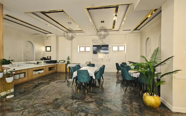 Отель Blue Shore International