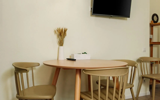 Na Trostnikovoj 35-2 More Apartments