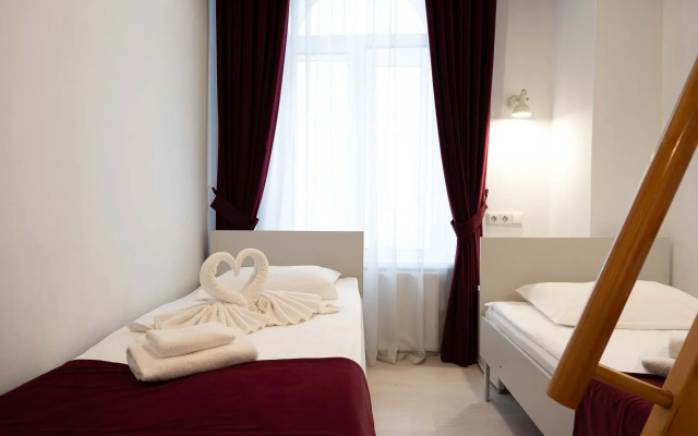 Hotel, IQHotel