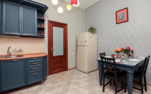 Апартаменты Sutki Rent в Доме Штрауха