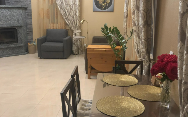 S Kaminom I Saunoy U Ozera Private House