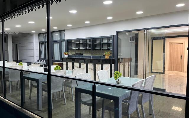 Jest Hotel